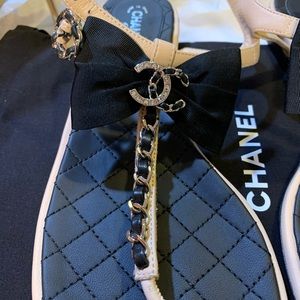 Authentic Chanel lambskin sandals rare with bow
